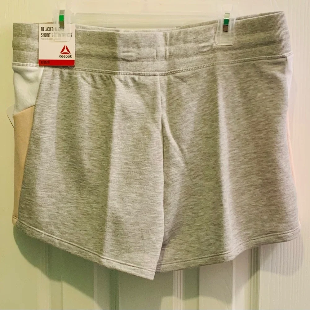 Reebok Women Size XL Grey Heather Colorblock Shorts Relax Drawstring Running - Picture 2 of 12